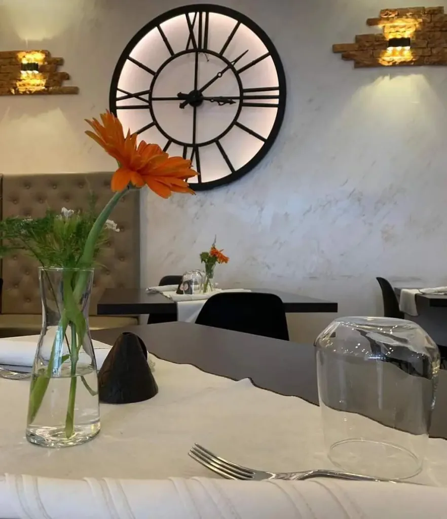 10 Best Restaurants in Naples, Italy