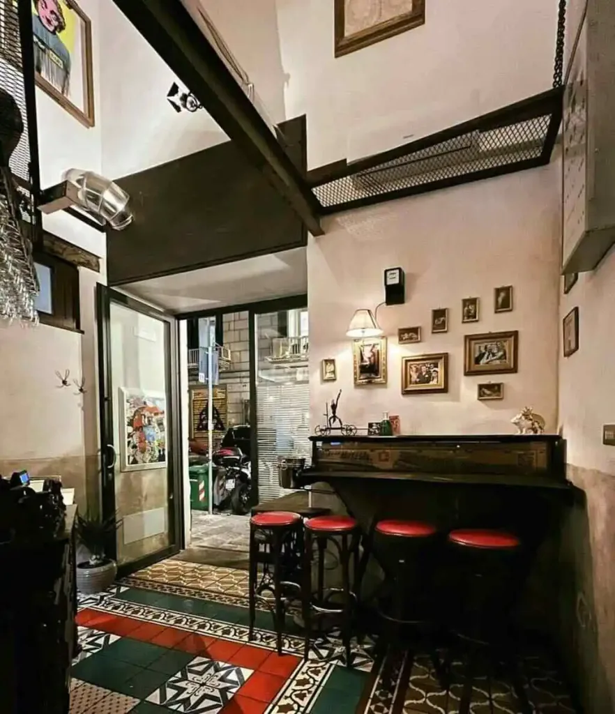10 Best Restaurants in Naples, Italy