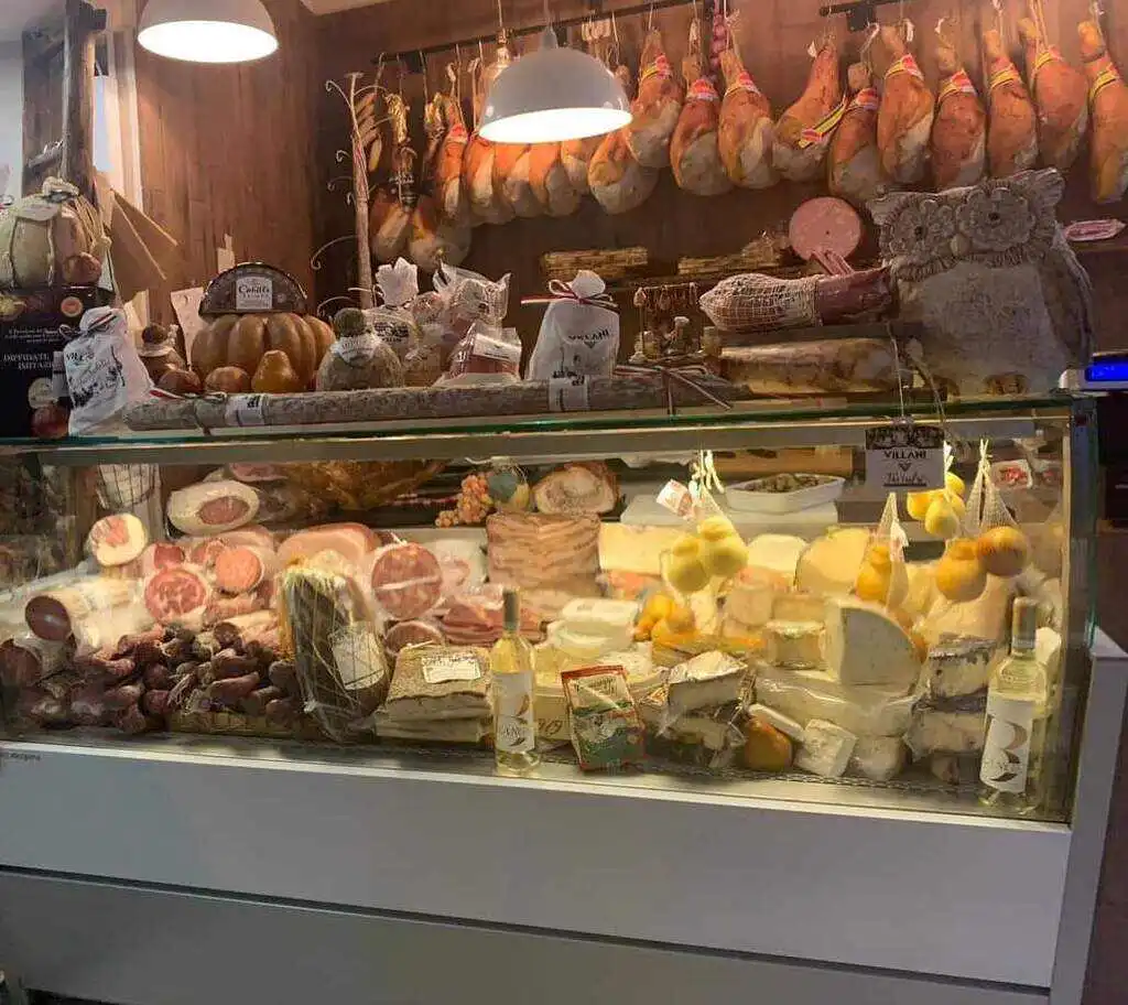 10 Best Restaurants in Naples, Italy