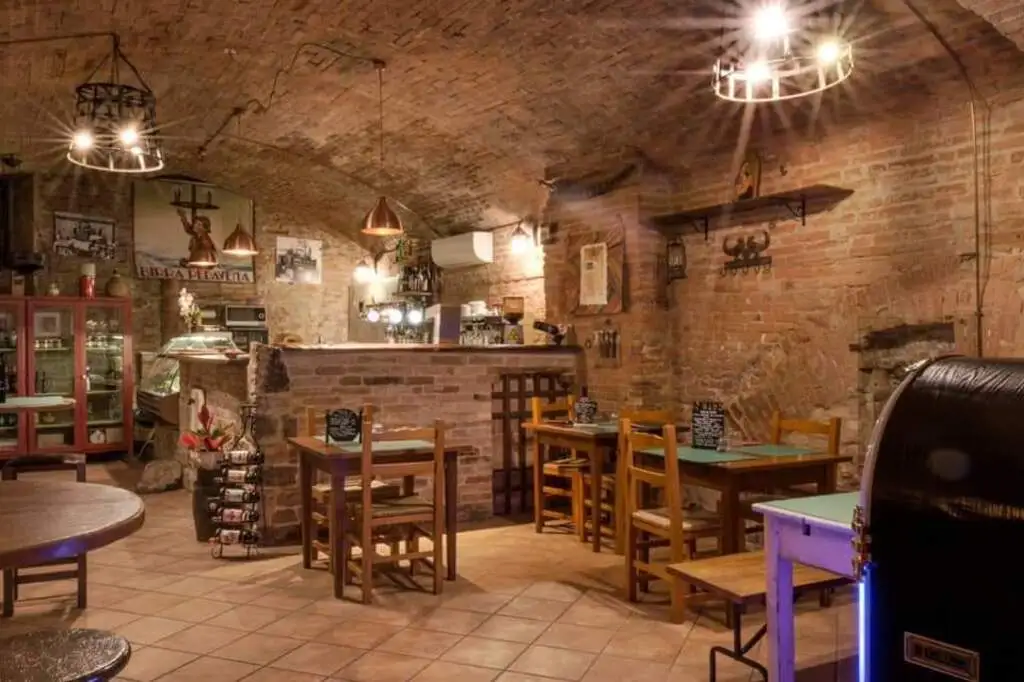 12 Best Restaurants in Siena, Italy