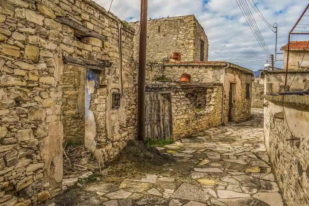 1 Euro Houses in Italy